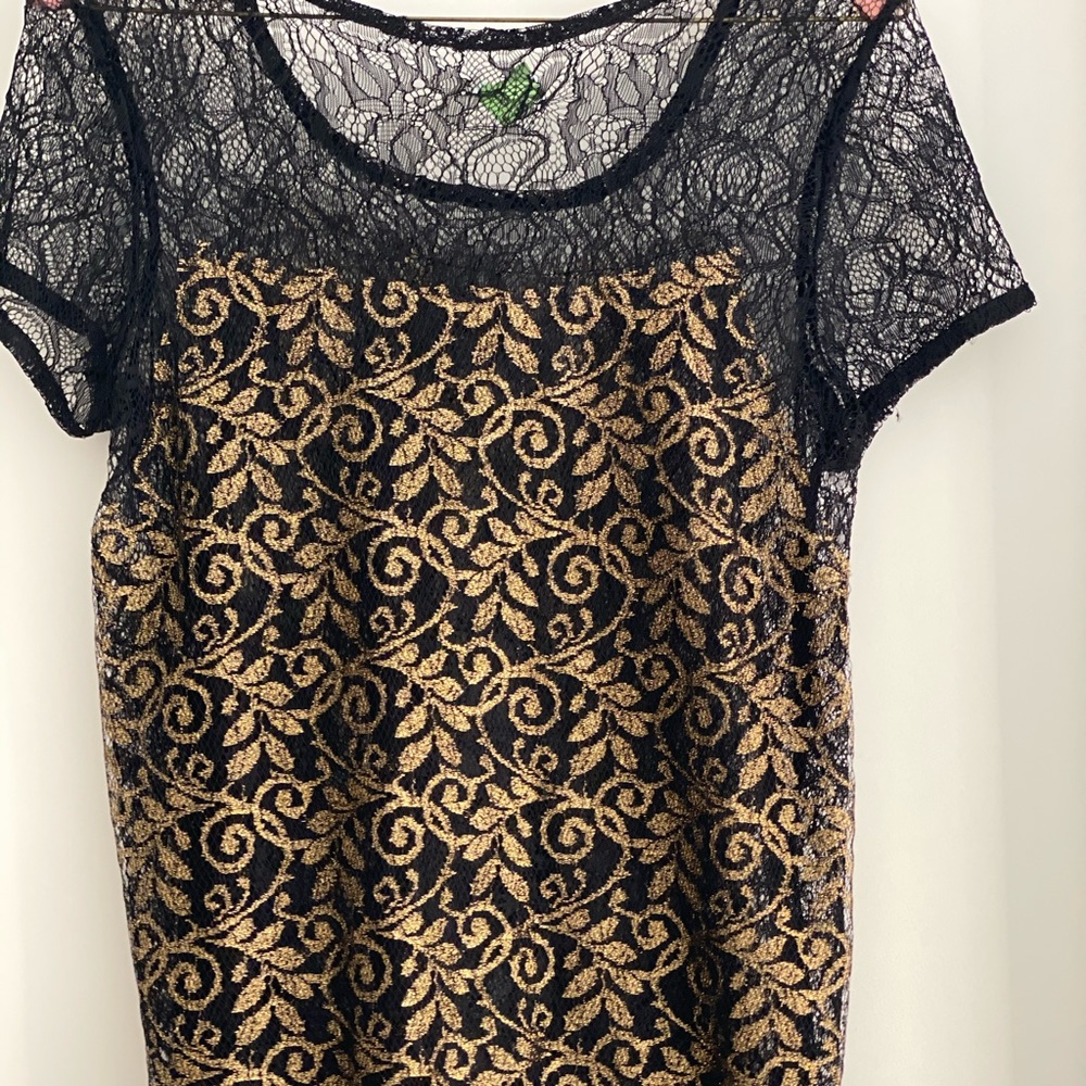 Delicate/Festive Gold & Black Lace Top S